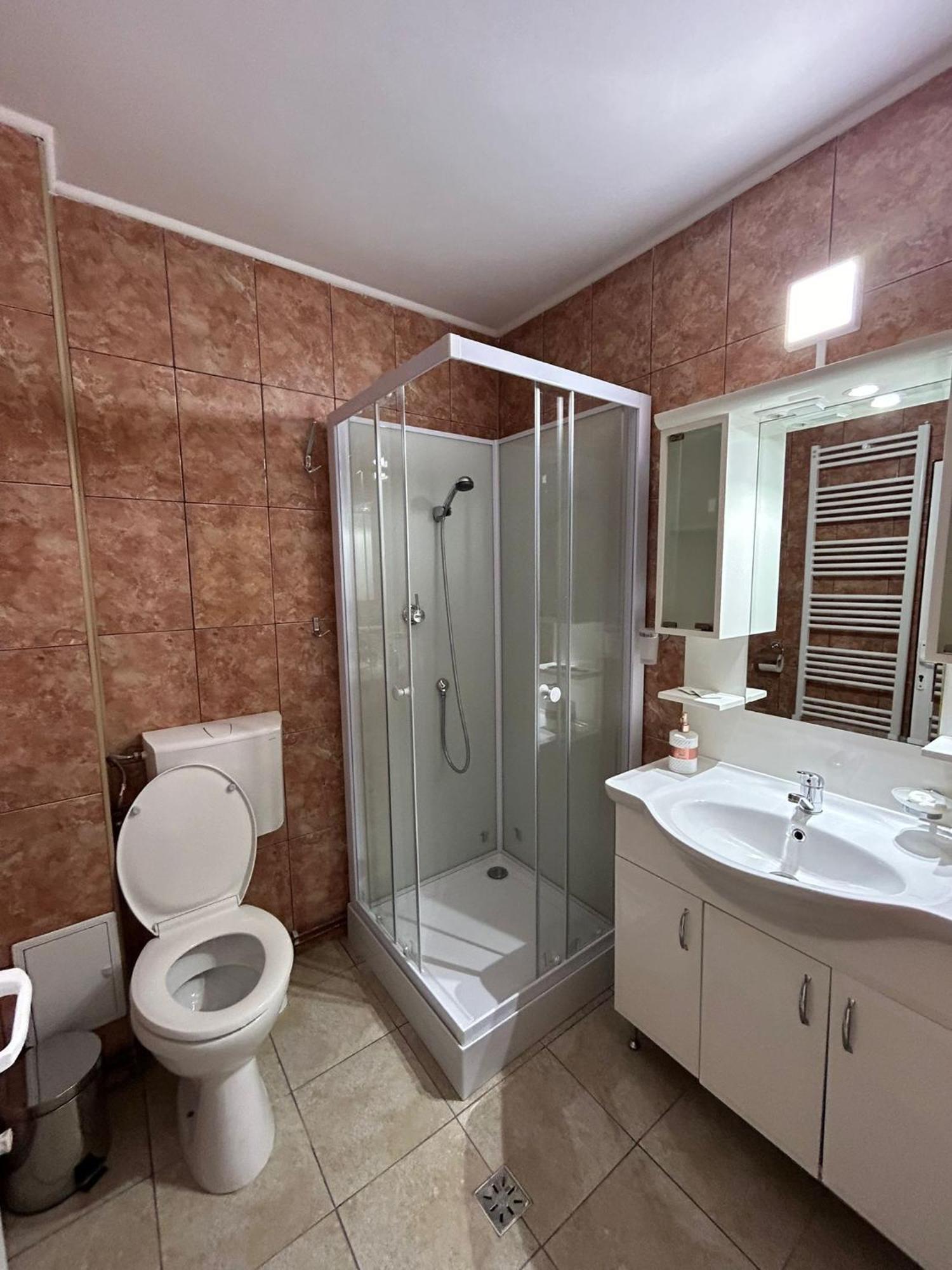 Hotel Complex Zeus Leresti Esterno foto